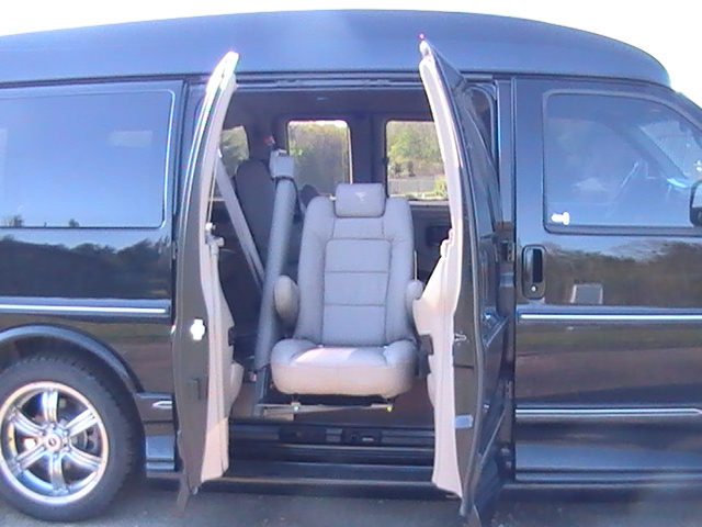 Easy Reach 7.5 GMC Savhana 008.JPG